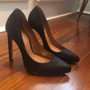Aldo black pumps